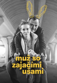 Muž so zajačími ušami