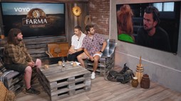 Dojatie vo Farme EXTRA: Matěj sleduje emotívny odkaz od Karimy.