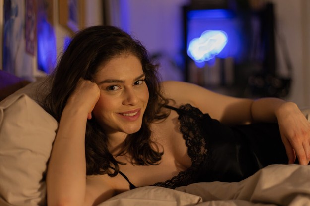Leona v Sex Oclock
